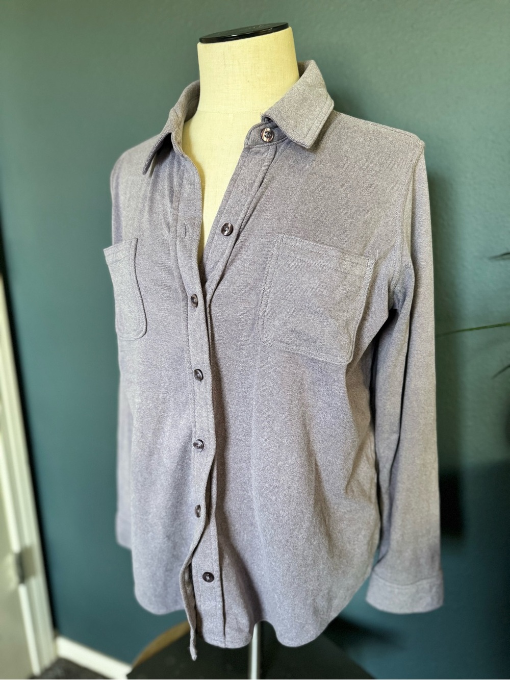 32 Degrees Women's Button-Down Shirt in Pale Purple